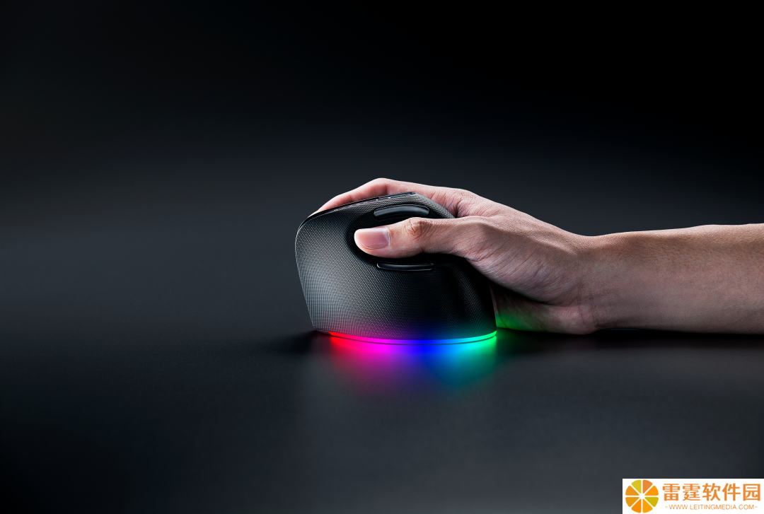 雷蛇首款垂直鼠标 Pro Click V2 Vertical Edition 发布：主打人体工学，119.99 美元