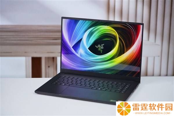 雷蛇灵刃16游戏本新品亮相：轻薄设计搭载RTX 50系列显卡，性能如何？