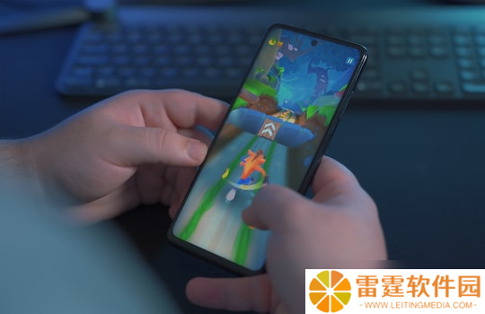 鲑鱼吃寿司游戏攻略 鲑鱼爱吃什么食物