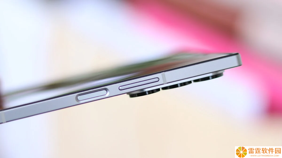 三星最薄折叠旗舰：Galaxy Z Fold7 手机 CAD 渲染图曝光，最薄处 4.54mm