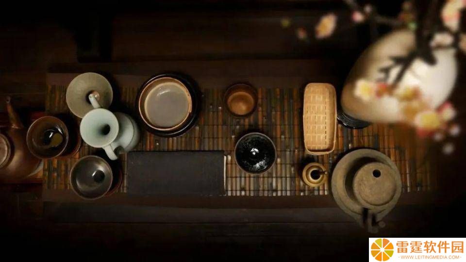 茶桌上的生意江湖：一壶水煮沸南北商人的智慧与较量