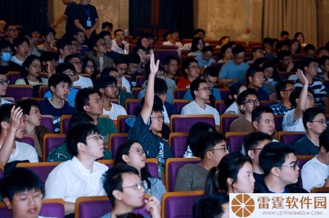 余承东重返清华，揭秘鸿蒙操作系统：一套系统，统一生态，未来已来！
