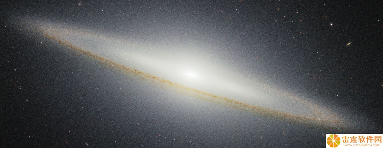 草帽星系近红外观测图亮相，距地球约 3000 万光年