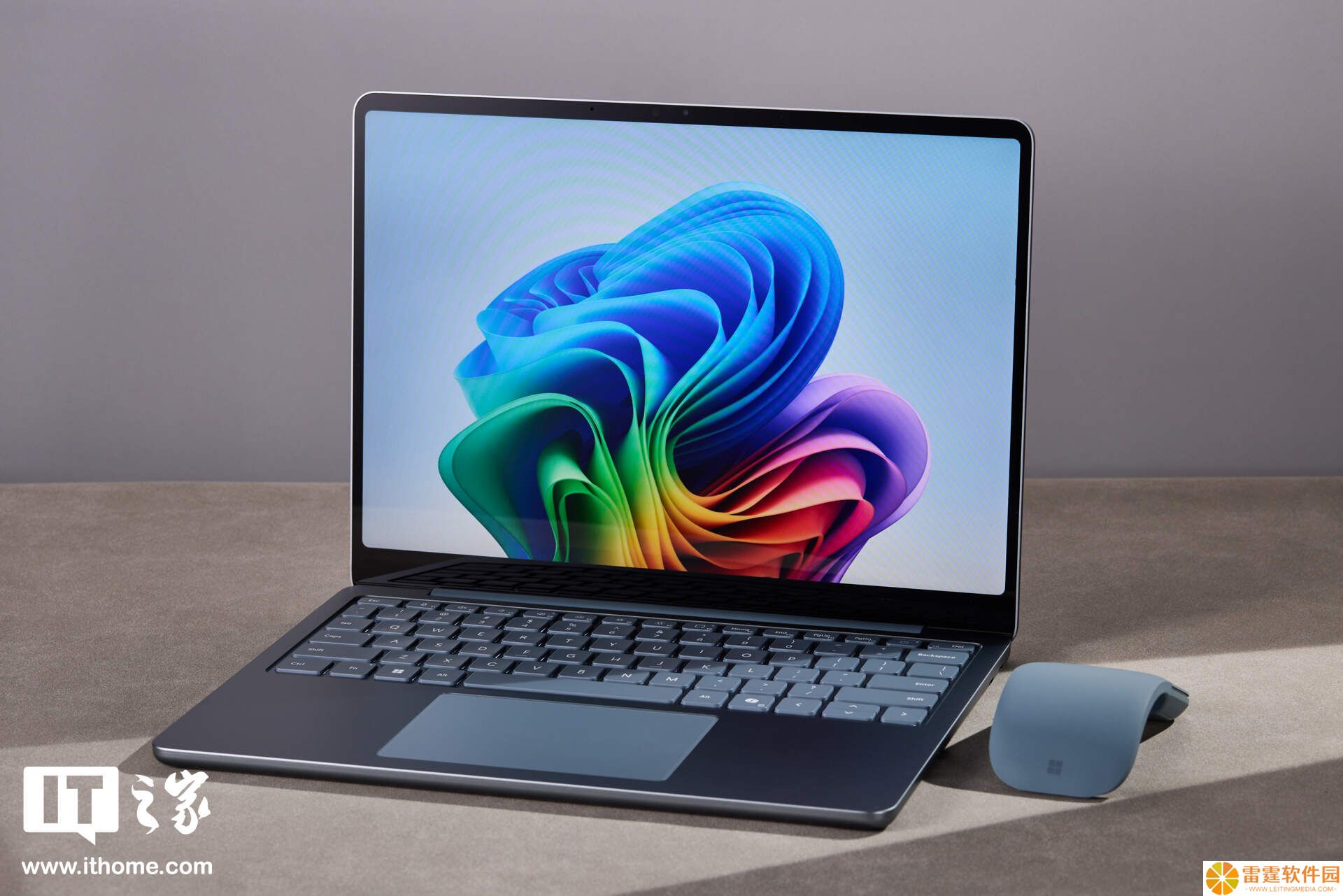 【IT之家开箱】微软 Surface Laptop 13 英寸版笔记本实拍：极简全金属，“田味十足”