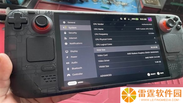 技术高超!国外有人将SteamDeck OLED内存扩容至32GB