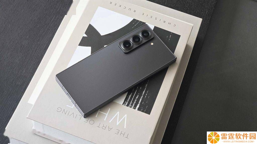 三星Galaxy Z Fold7曝将采用钛背板，轻薄设计再升级！