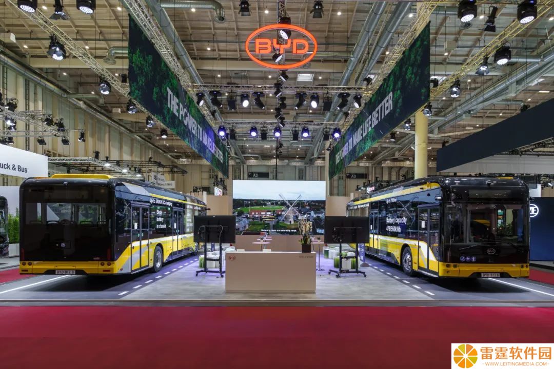 比亚迪 B13.b 全新电动大巴国际首秀：560kWh 刀片电池、最高续航 700 公里